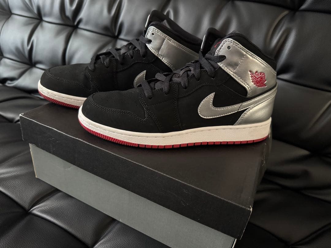 【美品・付属品完備】NIKE AIR JORDAN 1 MIDブラック×シルバー