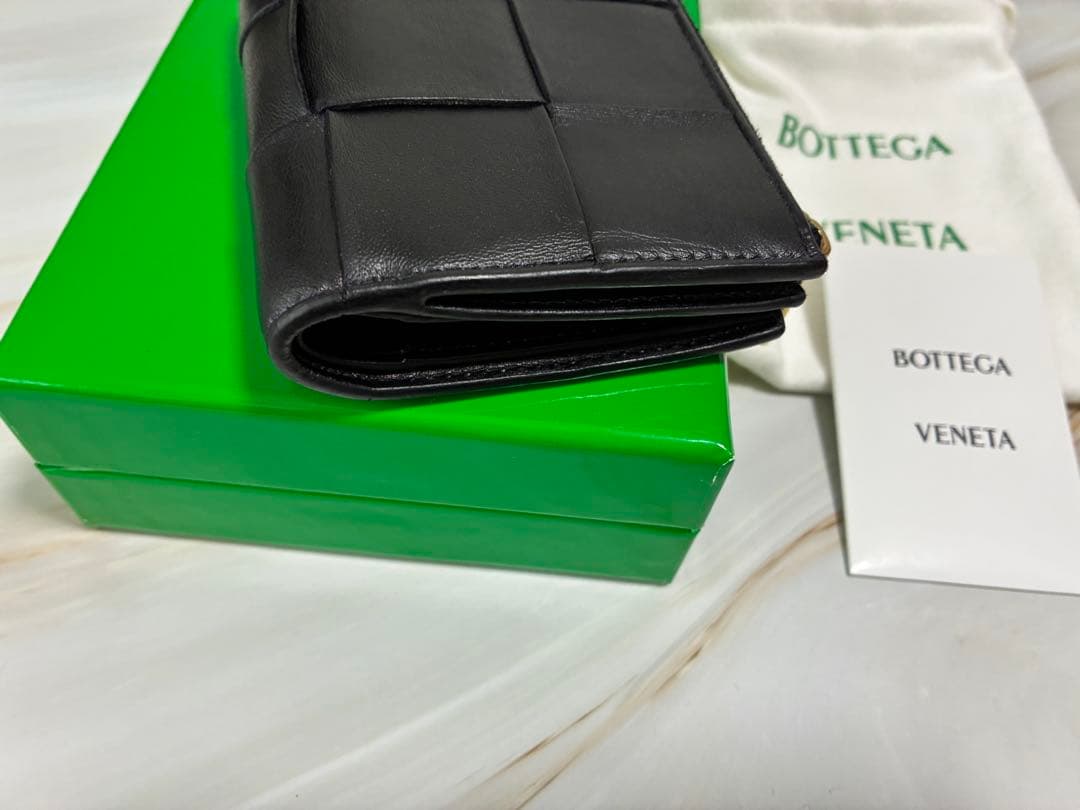 BOTTEGA VENETA ブラック カセット スモール 二つ折り財布