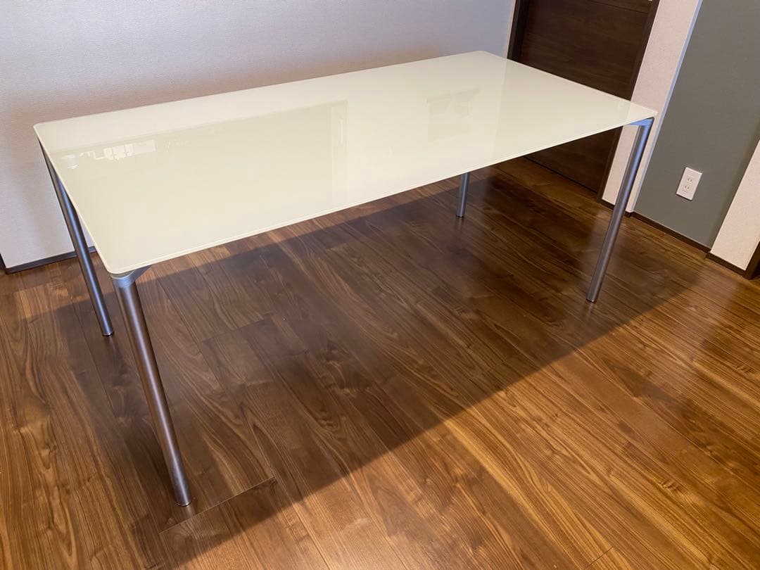 Fritz Hansen Plano ダイニング テーブル