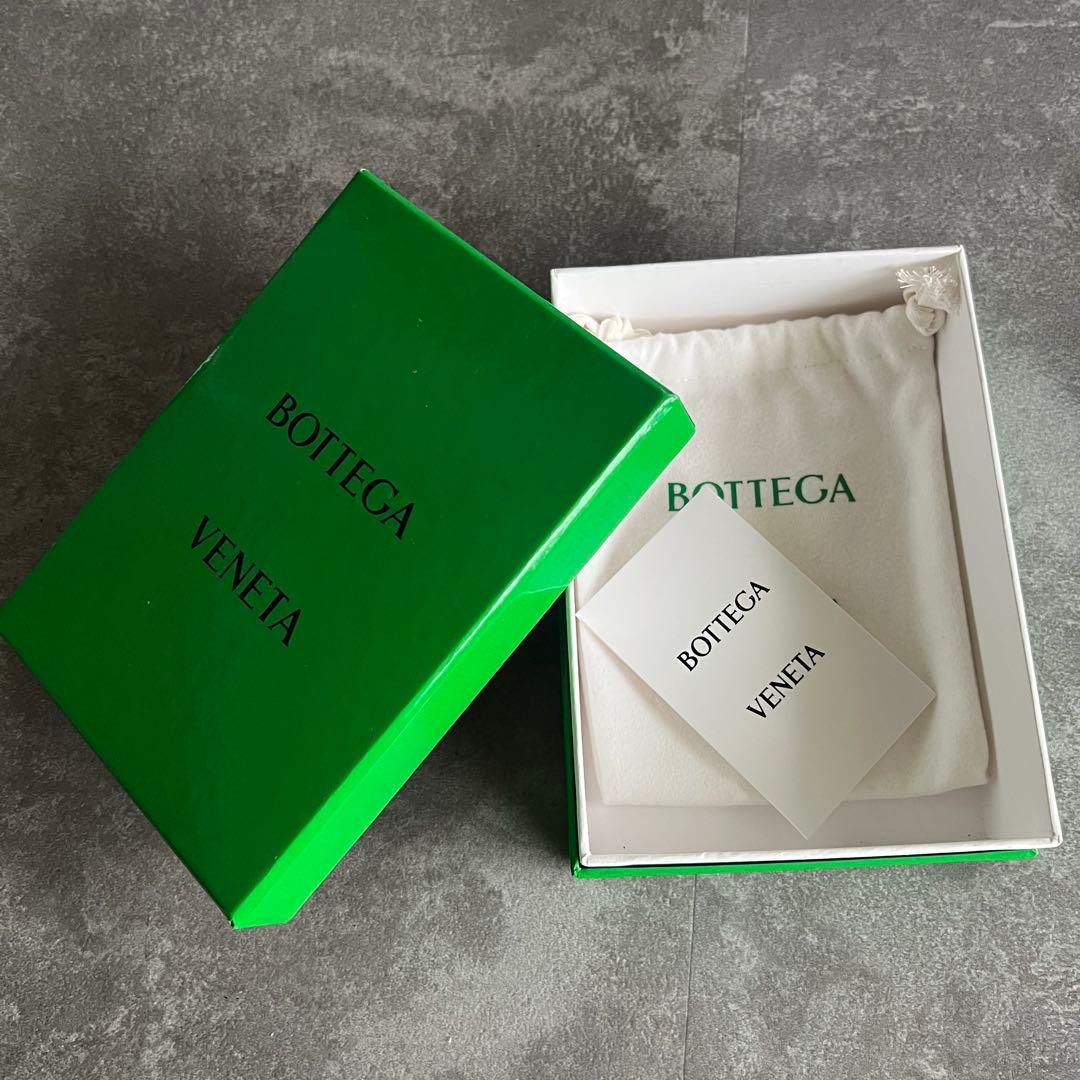 ⭐️ボッテガヴェネタ⭐️カセット 三つ折りファスナーウォレット ブラック×ブルー