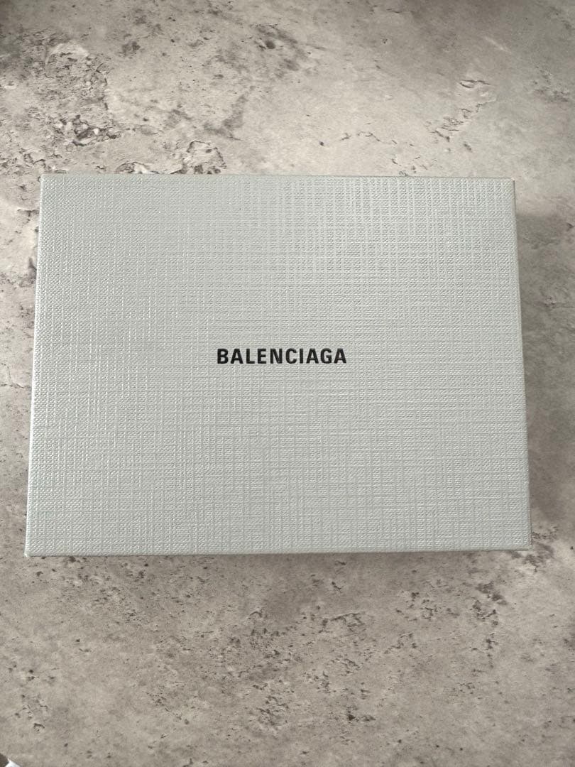 BALENCIAGA ハート型レザーキーホルダー