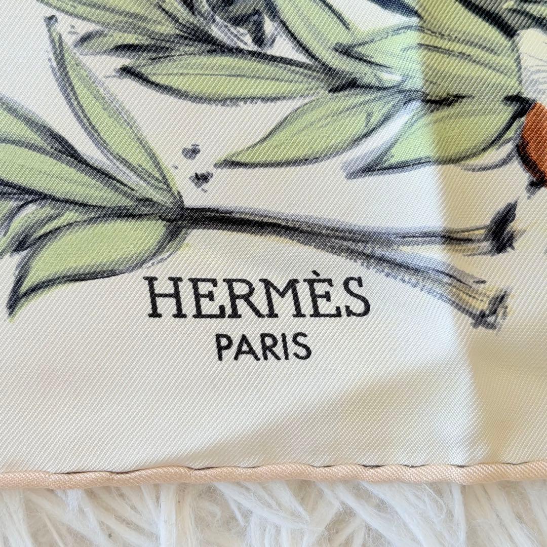 【美品】HERMES エルメ スカーフ カレ90 競馬場 シルク 箱付 ベージュ