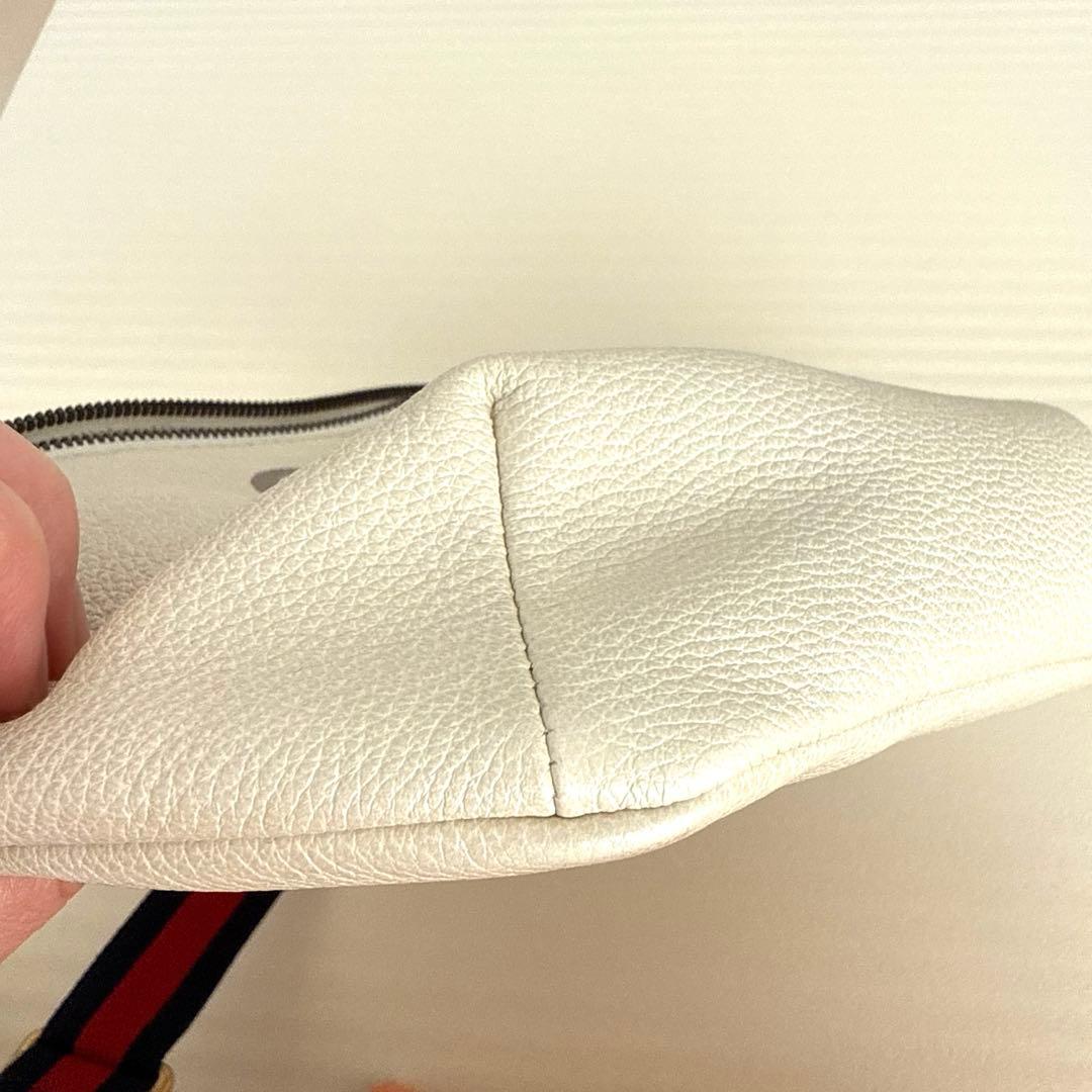 GUCCI ホワイト ボディバッグ