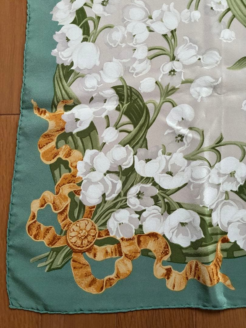 Christian Dior シルク　スカーフ　花柄　スズラン　イタリア製
