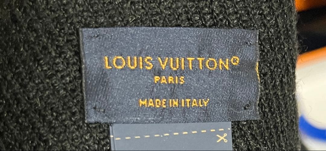 花*見様 LOUIS VUITTON ロゴマフラー ブラック