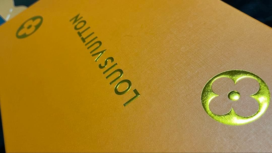 花*見様 LOUIS VUITTON ロゴマフラー ブラック