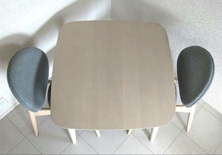 北欧風ダイニングセット　ニトリテーブル＆マナベインテリアハーツチェア２脚