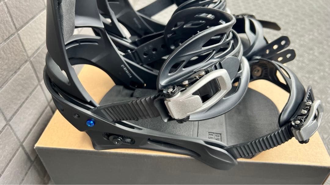 2024年モデル　Burton Cartel Mサイズ ビンディング