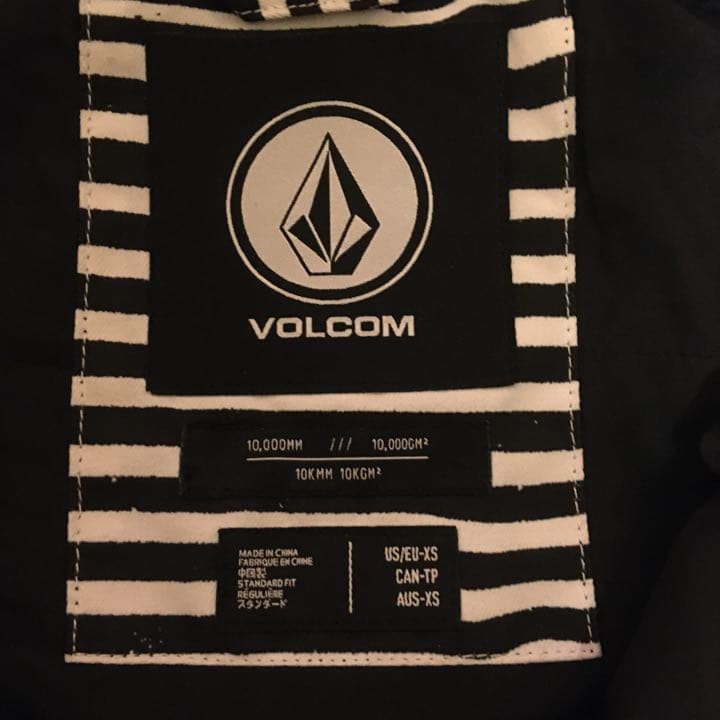 大幅値下げ！volcomウエア上下