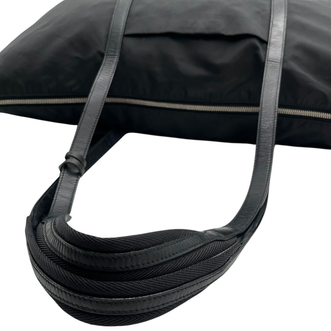 PRADA プラダ　ボストンバッグ　トートバッグ　大容量　旅行バッグ　ナイロン