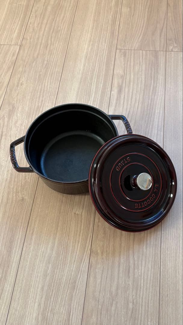 STAUB ストーブ　22cm 鍋