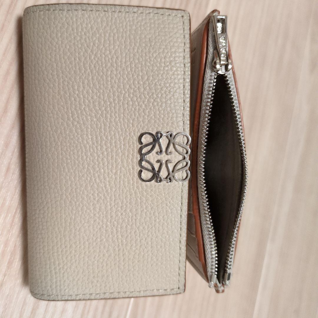 LOEWE 三つ折り財布 アナグラム ライトゴースト 箱付 バーティカルスモール