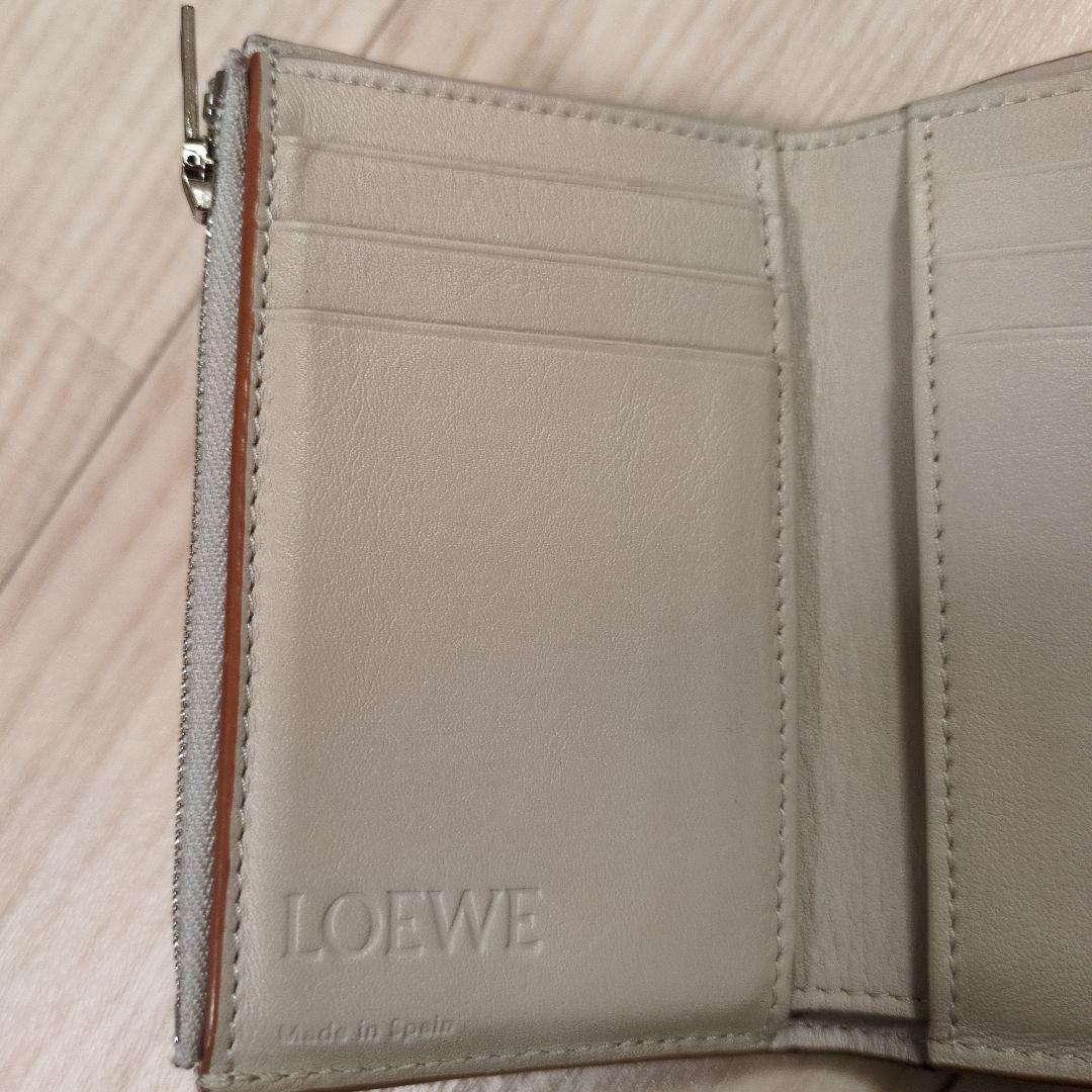 LOEWE 三つ折り財布 アナグラム ライトゴースト 箱付 バーティカルスモール