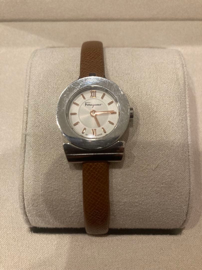 サルバトーレフェラガモ⭐︎腕時計⭐︎ガンチーニ