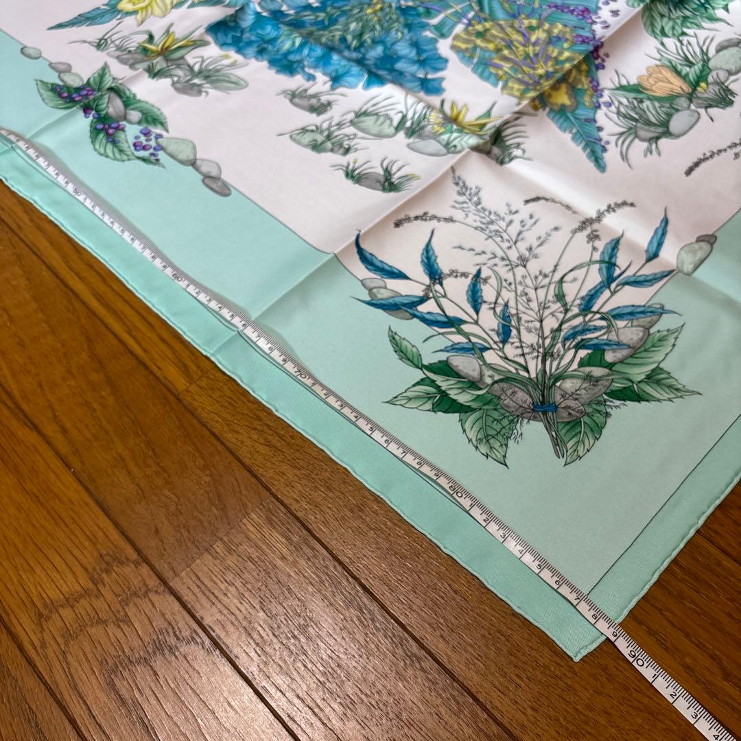 エルメス　スカーフ　スカイブルー系　花柄爽やか美品
