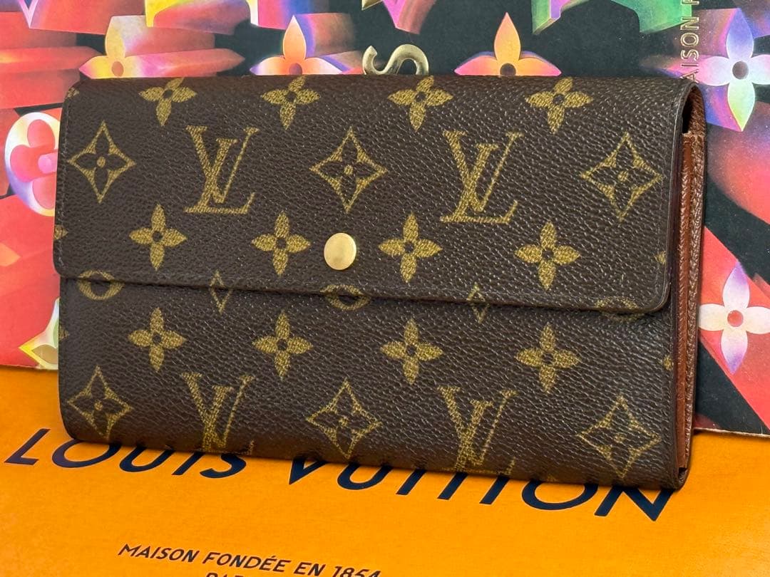 LOUIS VUITTONルイヴィトン　6枚カード入れ付き二つ折り長財布