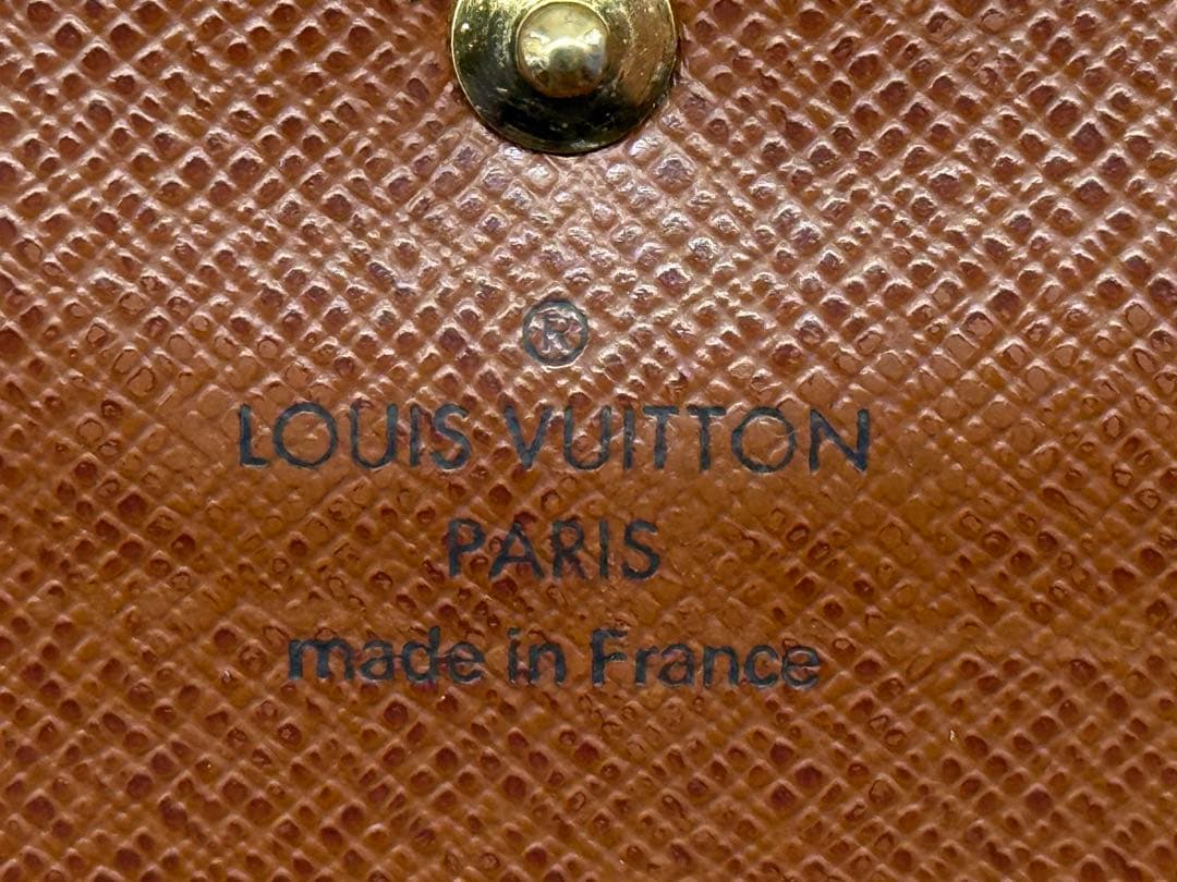 LOUIS VUITTONルイヴィトン　6枚カード入れ付き二つ折り長財布