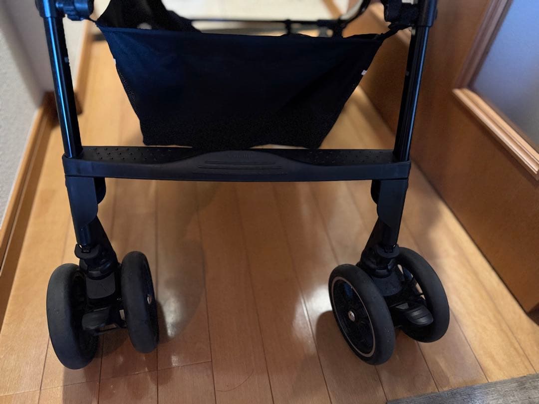 Combi ベビーカー メチャカル　ハンディ　オート4キャス　plus