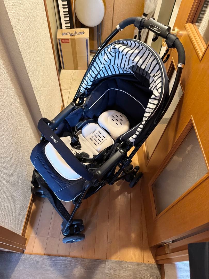 Combi ベビーカー メチャカル　ハンディ　オート4キャス　plus