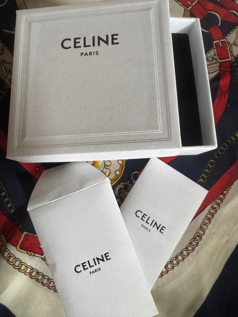 CELINE ロゴ入り ブラック シュシュ 夏の大セール