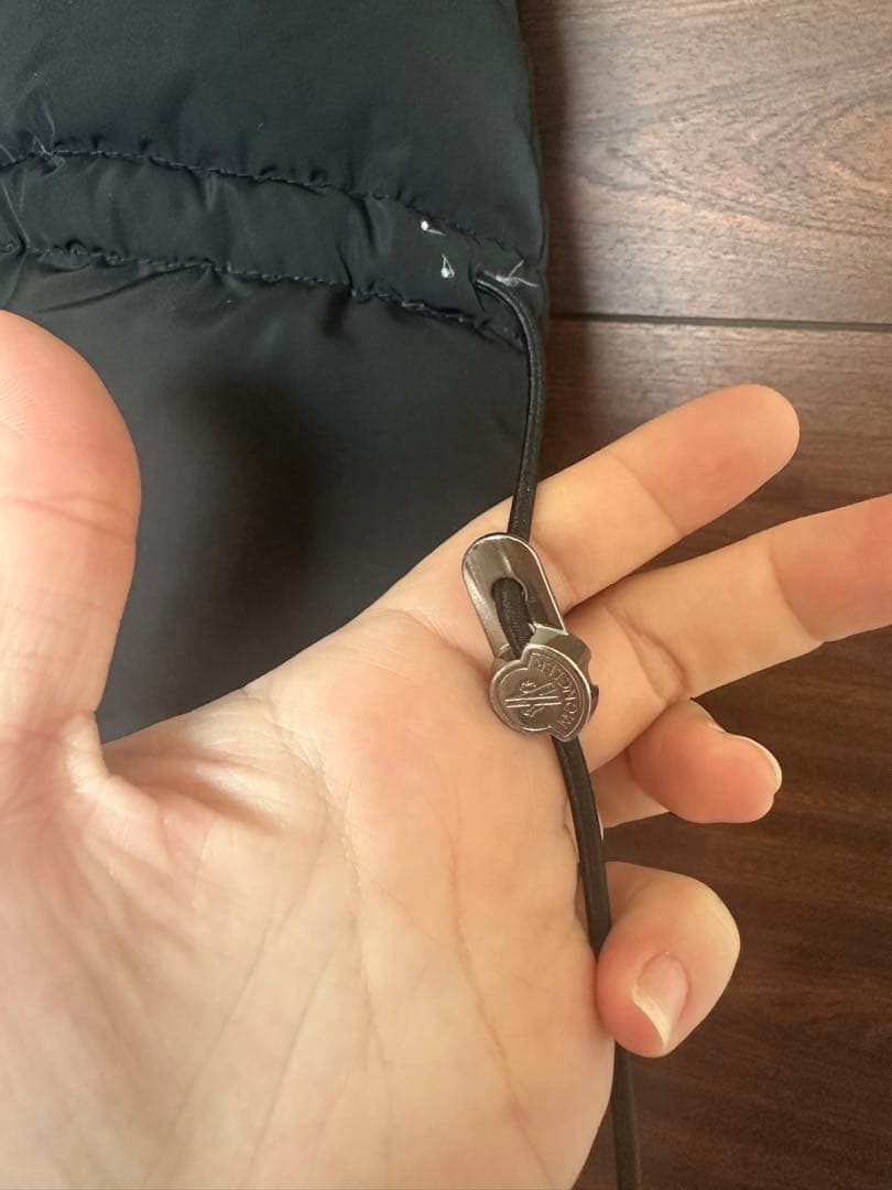 MONCLER BELIAブラック ダウンジャケット
