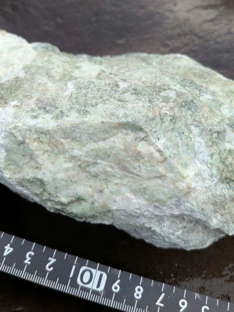 日高翡翠 2.5kg　北海道産　日本銘石　宝石　ひすい　ヒスイ　原石天然石鑑賞石