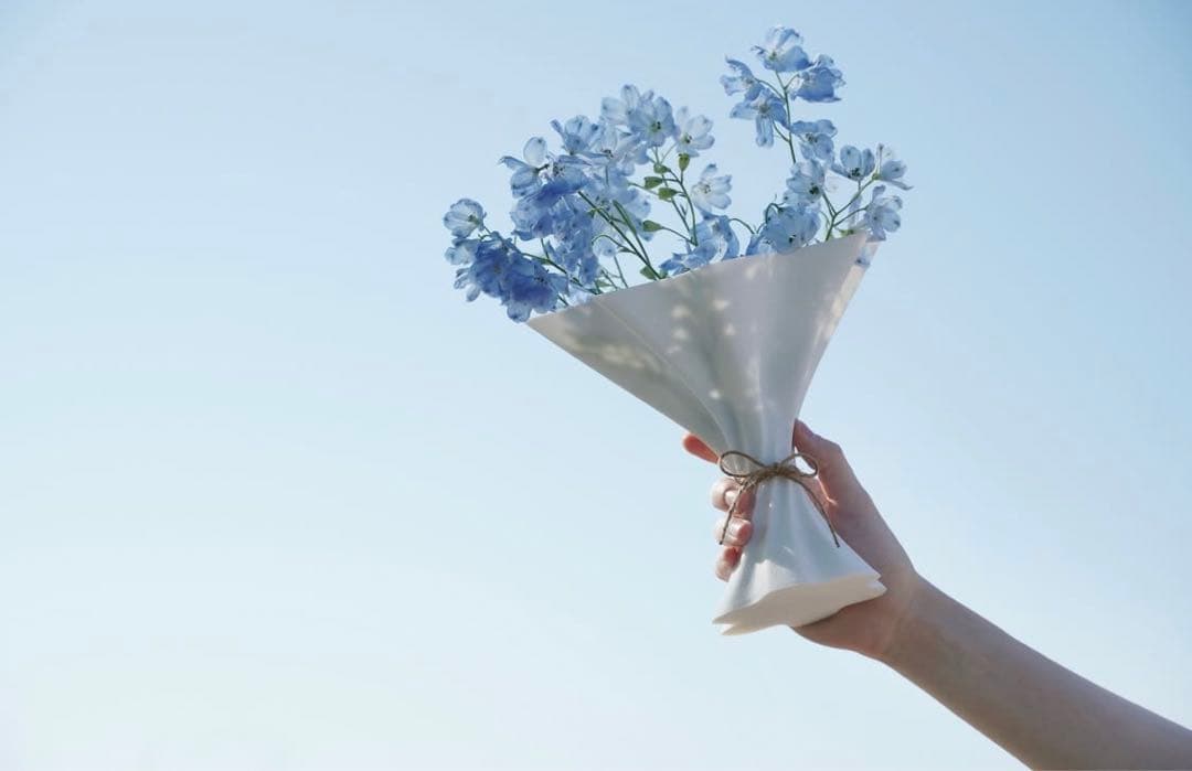 【+0.2 TABANE】花束の形のフラワーベース　花瓶