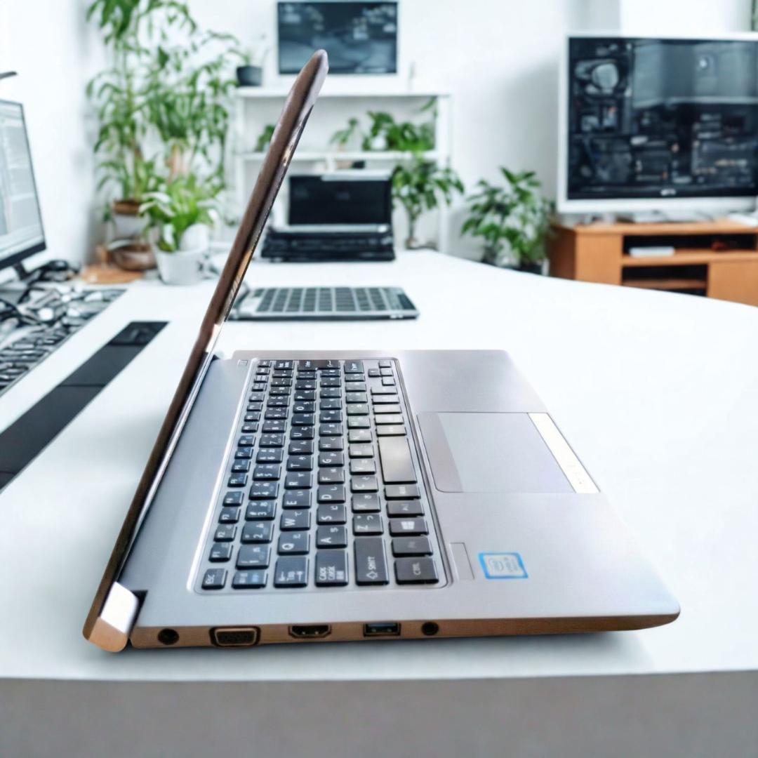 東芝 dynabook RZ63 i5 8GB SSD256GB 軽量 カメラ✨