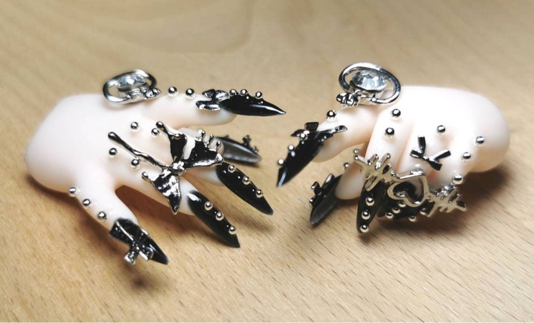 MDD ブラックドルフィードリーム ネイルハンド カスタムハンド セミホワイト肌