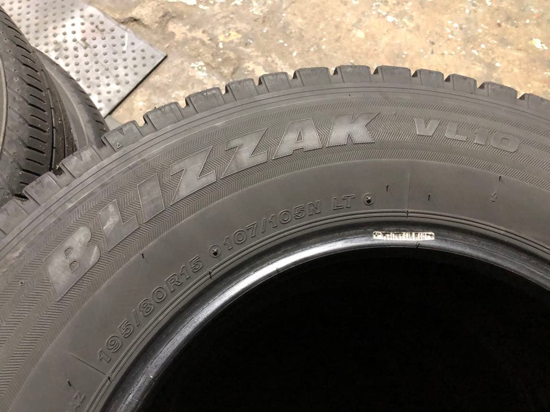 ブリヂストン　195/80R15 LT ハイエース　スタッドレスタイヤ 4本