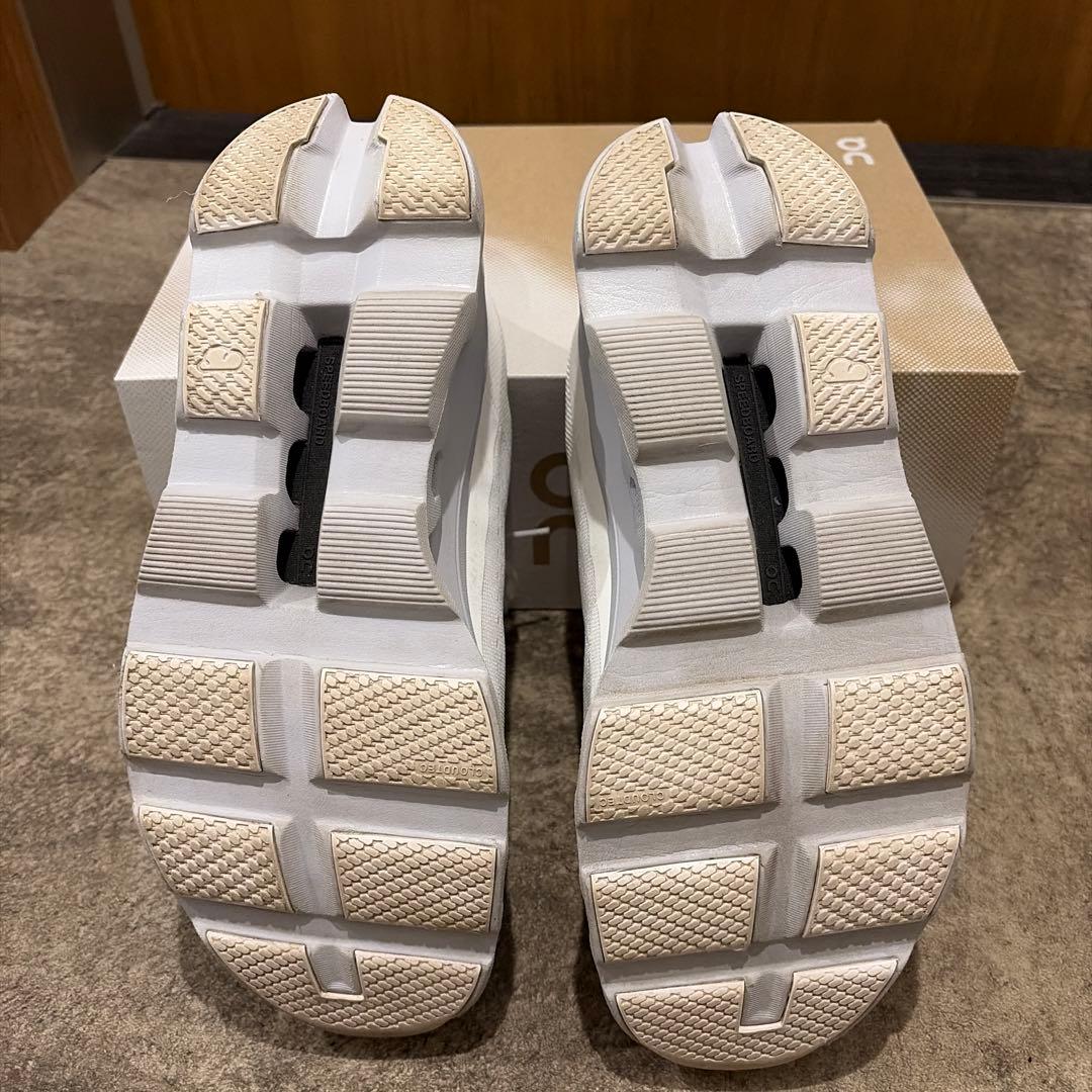 【ROB】on Cloudmonster White | Glacier