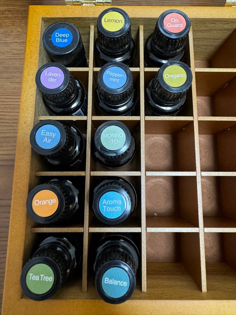 ドテラ　エッセンシャルオイル　16本セット　フランキンセンス　箱付き