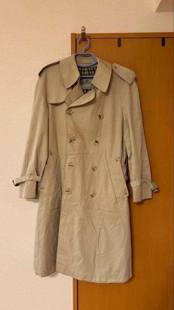 アクアスキュータム トレンチコート