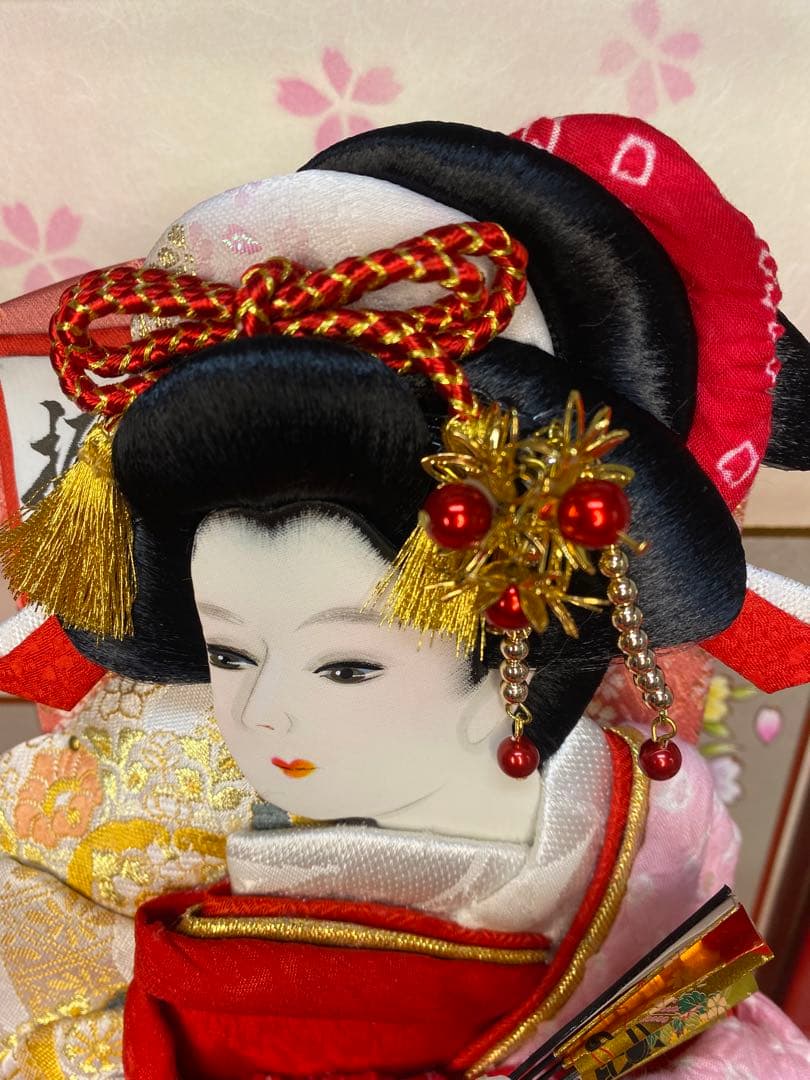 羽子板　立体振袖　ガラスケース１３号・サイズ間口約２９×奥行約２４×高さ約５５㎝