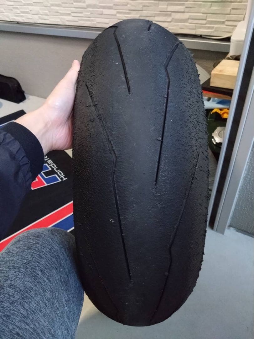ピレリ　スーパーコルサV3 SPバイクタイヤ 前後セット