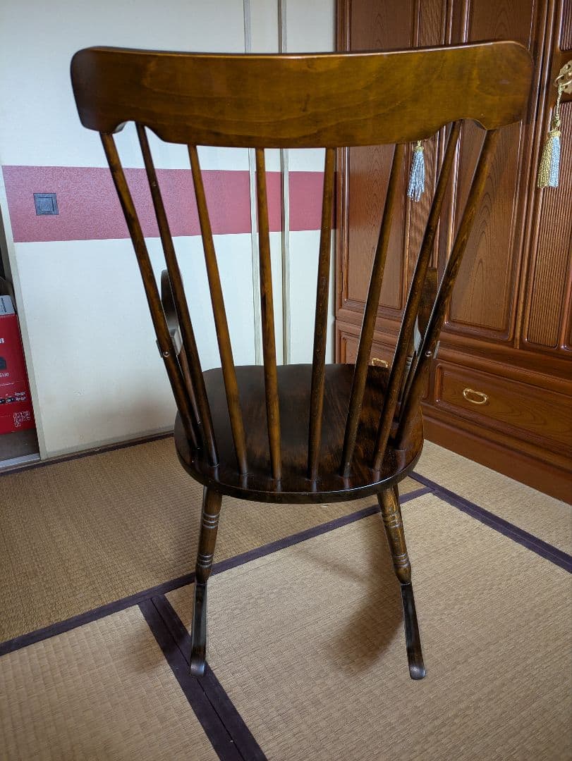 木製ロッキングチェア クラシックデザイン