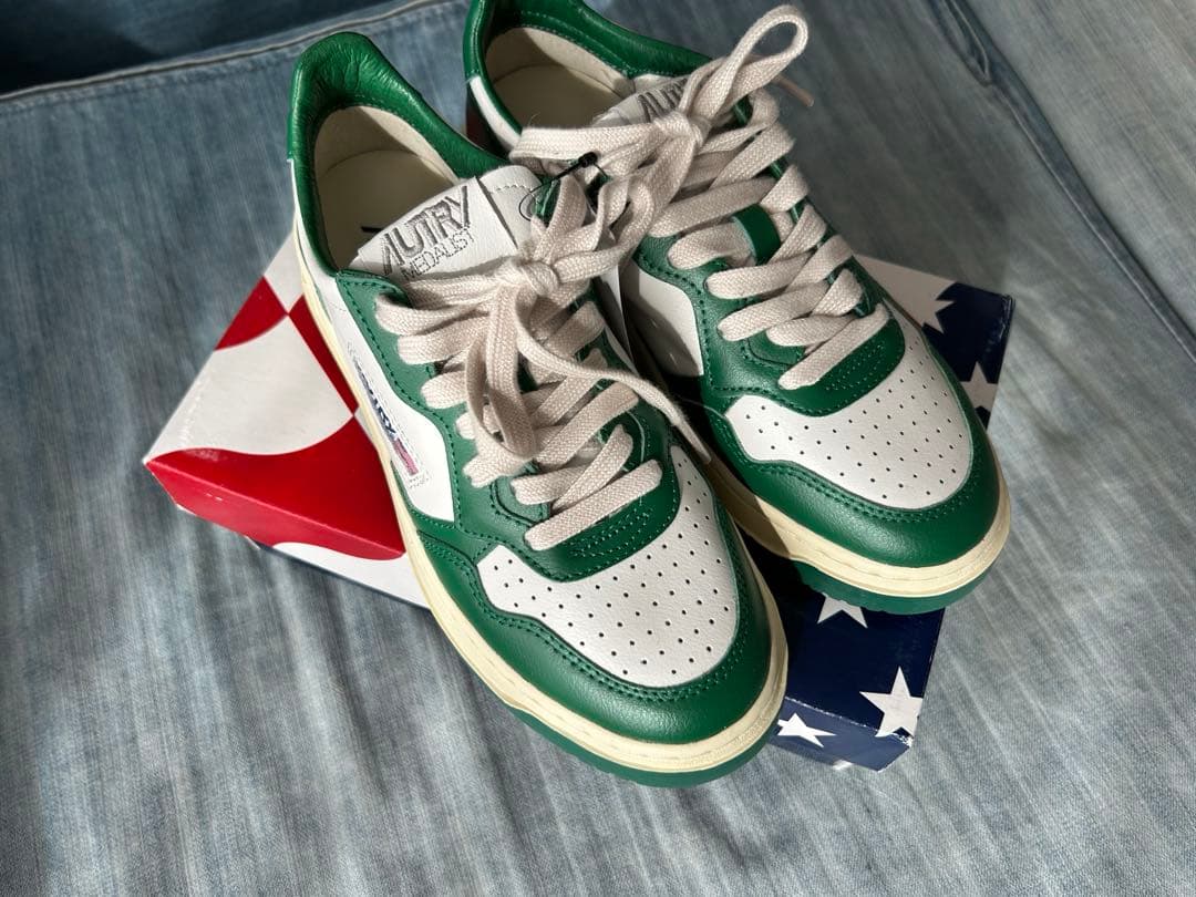 新品　AUTRY オートリー　MEDALIST スニーカー 37サイズ