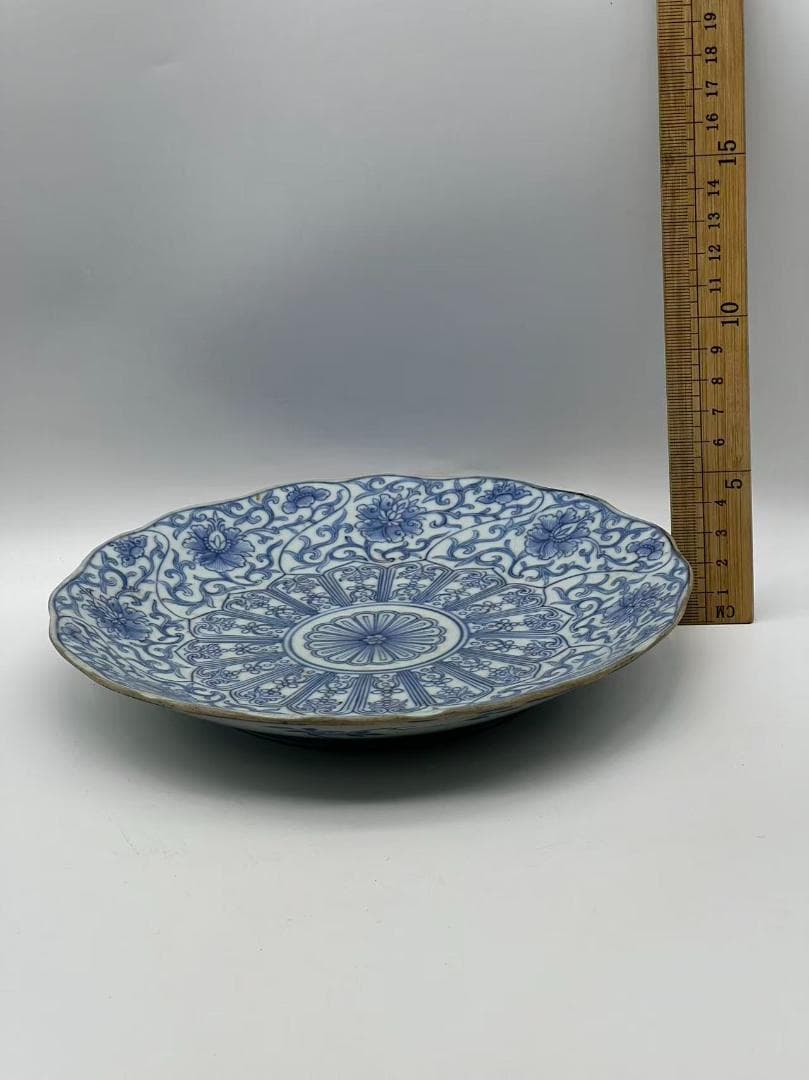 清乾隆時代 【大清乾隆年製】在銘 染付 青花蓮花文盤 官窯瓷器 (A-101)