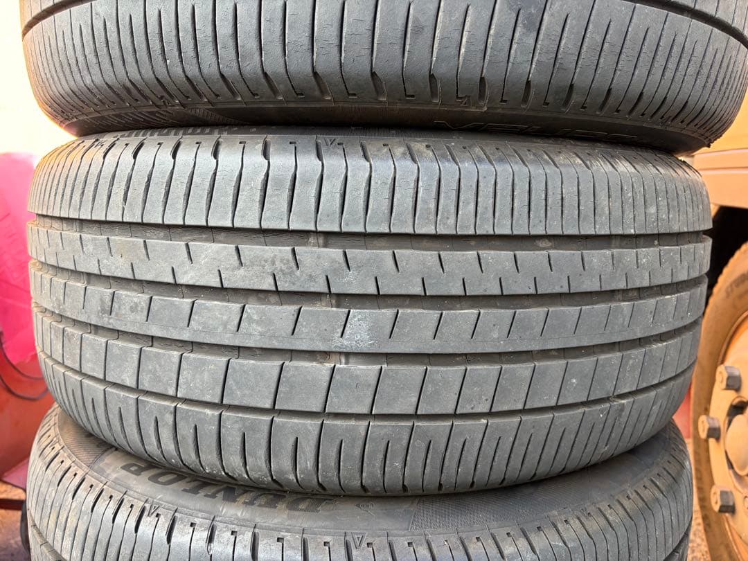 値下げ！23年製 ダンロップ 235/50R18 バリ溝 4本