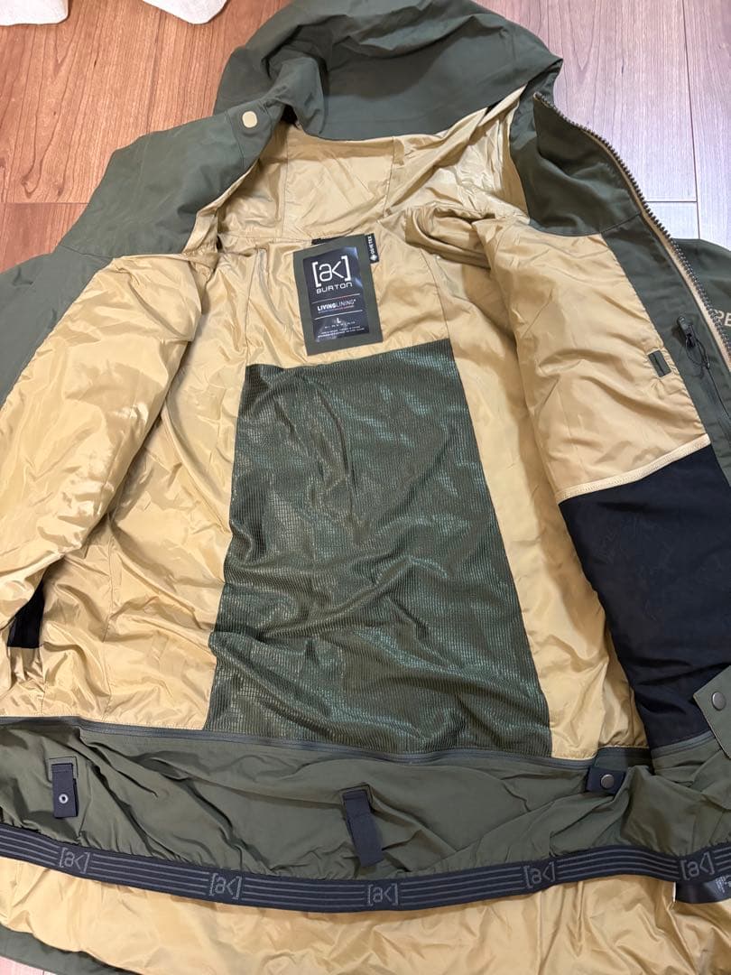 Burton AK 2L GORE-TEX Jacket オリーブグリーン