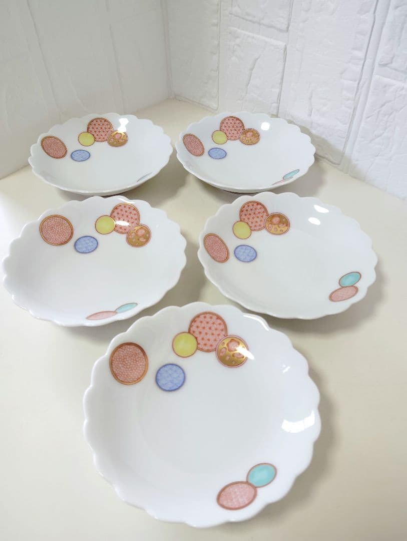 深川製磁　極美品　赤絵丸紋　銘々皿　5枚と染錦花丸紋　箸置き　1個