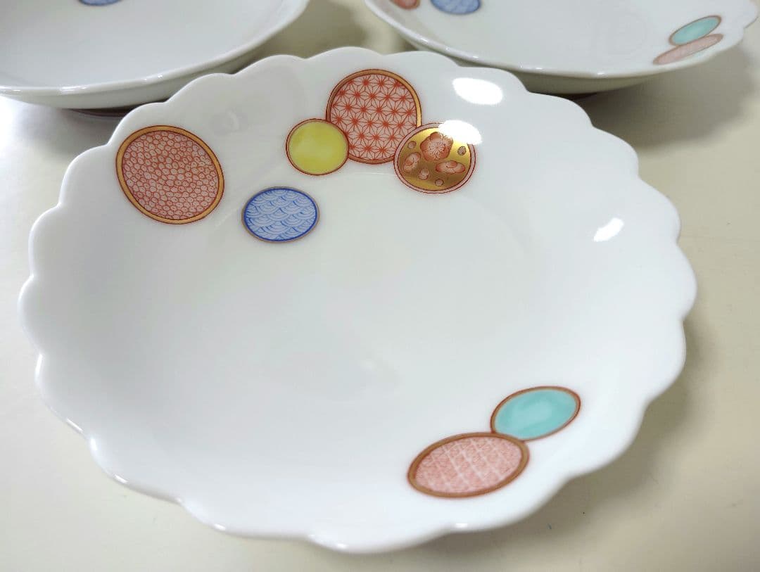 深川製磁　極美品　赤絵丸紋　銘々皿　5枚と染錦花丸紋　箸置き　1個
