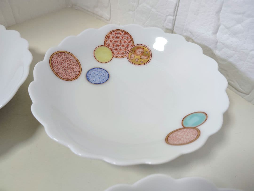深川製磁　極美品　赤絵丸紋　銘々皿　5枚と染錦花丸紋　箸置き　1個