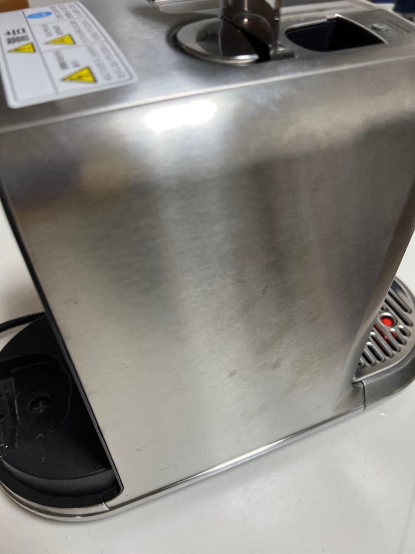 メーカー再販なし　Nespresso エスプレッソマシン シルバー