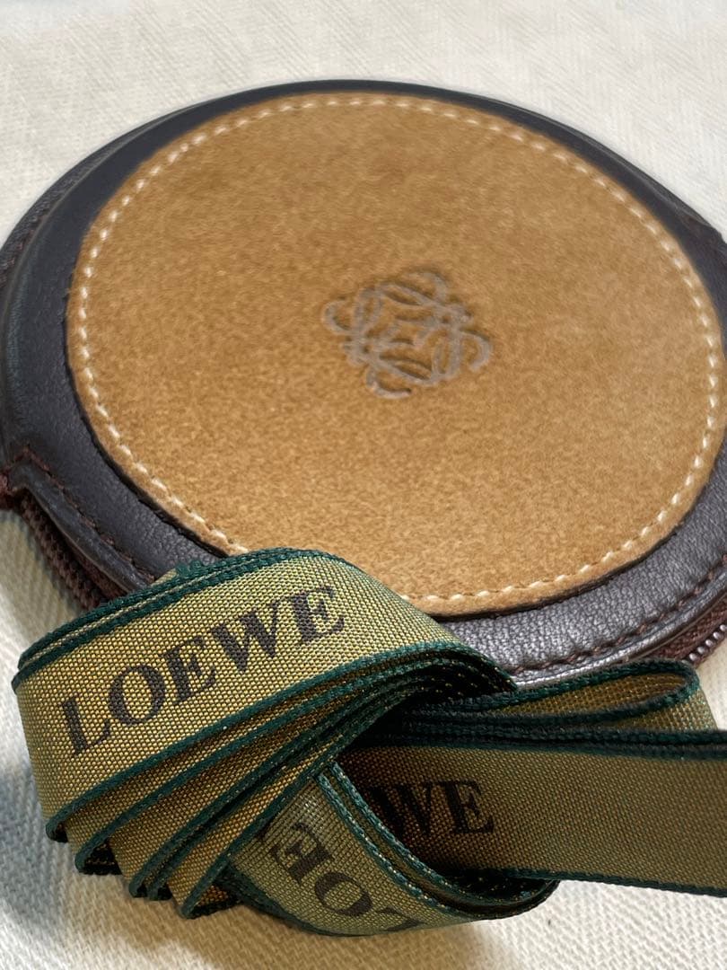 【新品未使用】LOEWE アナグラム　ラウンド型ケース