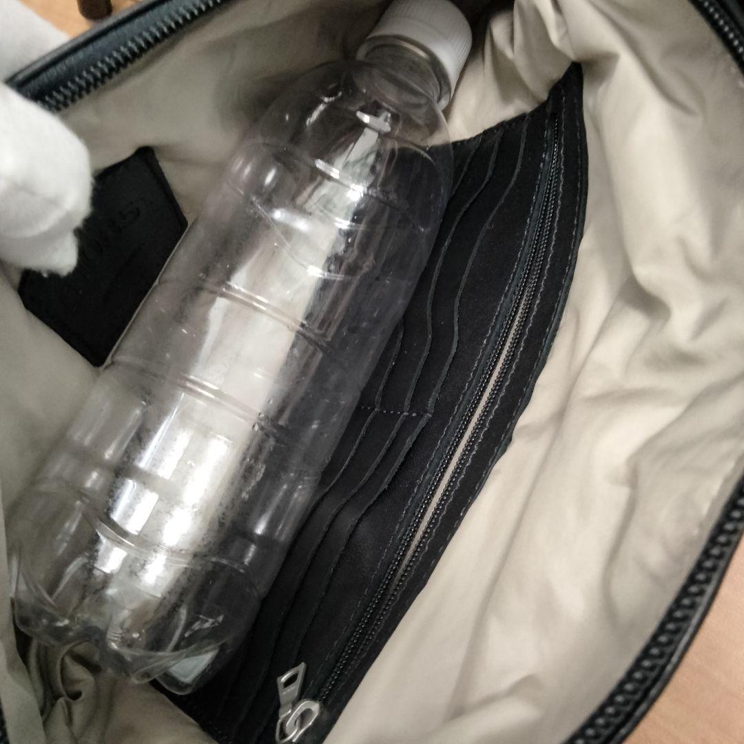 希少 m0851 ボディバッグ ショルダーバッグ ロゴ刻印 レザー ブラック