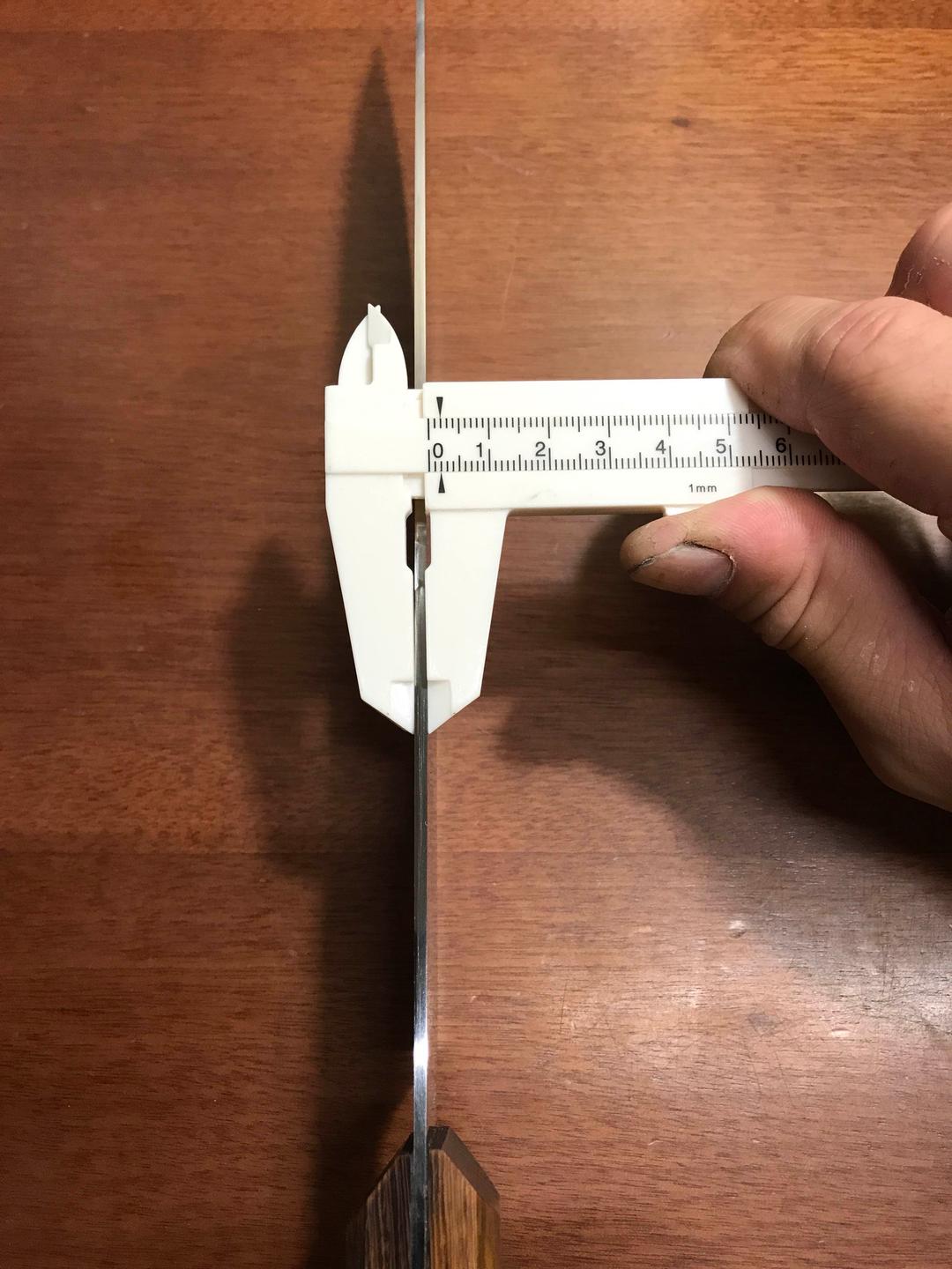 サンプル画像　牛刀 包丁(8尺24cm )