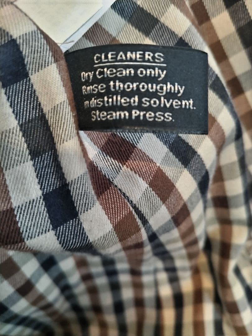 アクアスキュータム　メンズトレンチコート