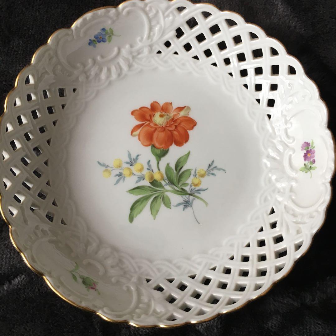 新品　未使用マイセン透かし絵 深皿花柄