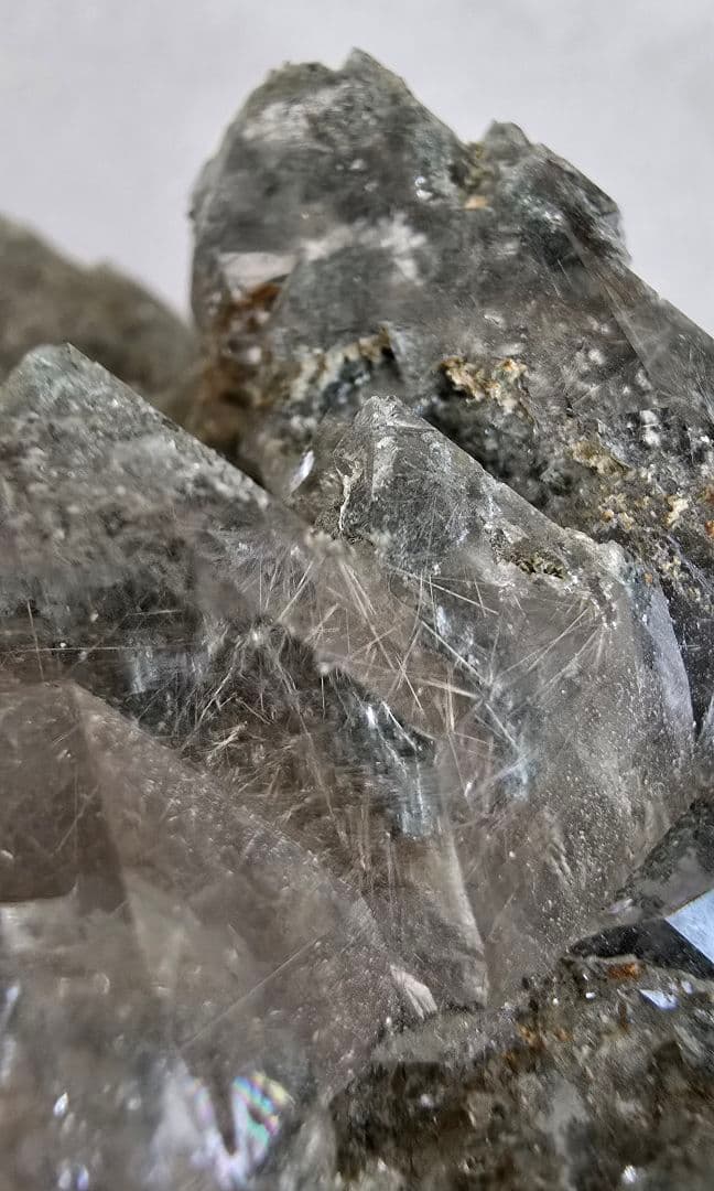 マニハール産　水晶クラスター(ルチル・クローライト・アテナース)レインボーあり